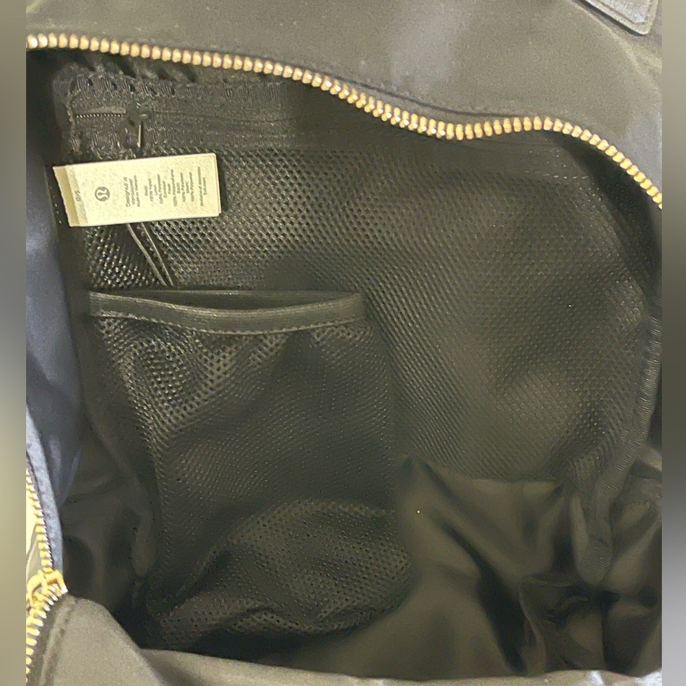 Lululemon City Adventurer Backpack Mini 10L color Black/gold Elevated Minimalist - Picture 4 of 12